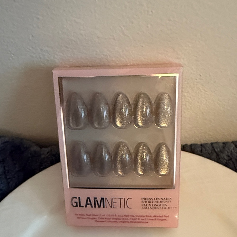 Glamnetic Silver Press-On Nails